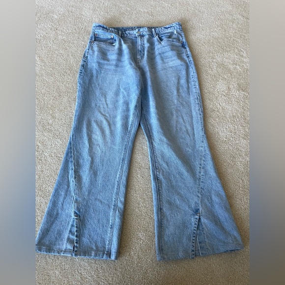 American Eagle Outfitters high rise Curvy 90s Bootcut jeans. Women size 18 - Picture 7 of 13